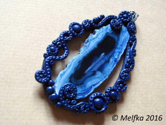 claypendant-blueagate
