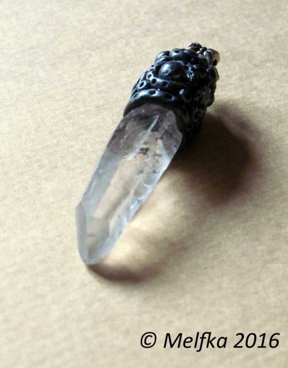 claypendant-quartz2